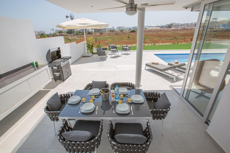 Food & Drinks, Blue Pearl Villas
