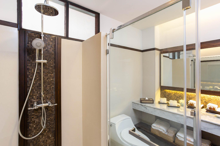 Bathroom 16