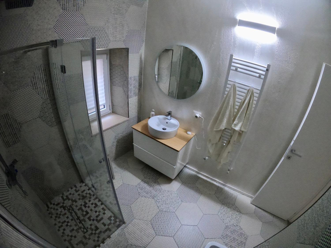 Bathroom 4, Angolo 54, Chieti