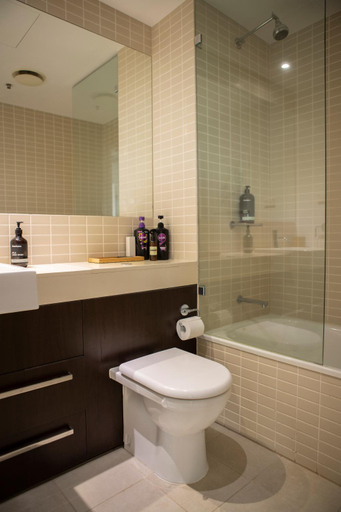 Bathroom 3, Luxury 1BR Apartment @ Harbour Lights Cairns, Cairns