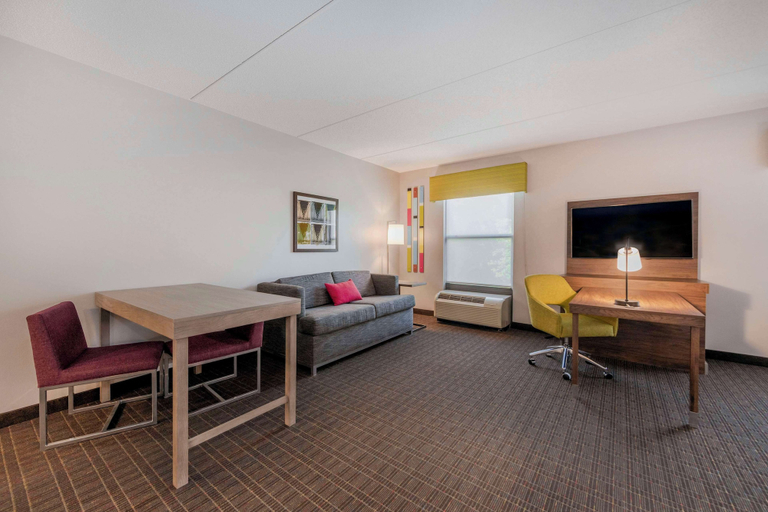 Others 4, Hampton Inn & Suites Burlington, NC, Alamance