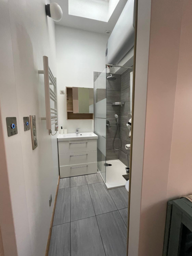 Bathroom 1, Le 9ieme Entracte, Bouches-du-Rhône