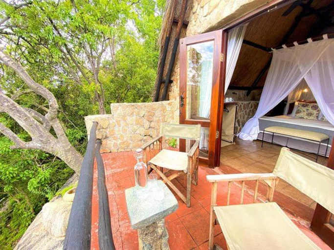 Others 5, Big Cave Camp, Matobo