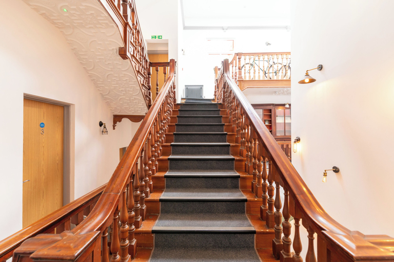 Others 5, Stunning Studio In Converted Building, Swansea