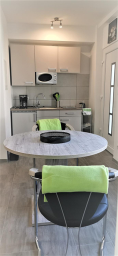 Others 5, Apartment außen Pfui innen Hui, Mönchengladbach