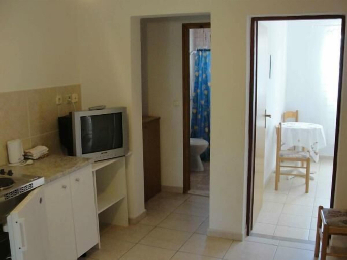 Others 5, Apartments Boguvila -, Supetar