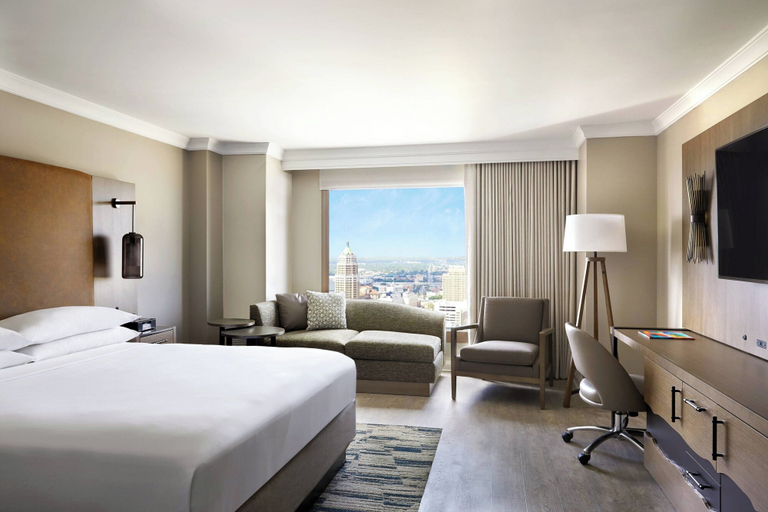 Bedroom 3, San Antonio Marriott Rivercenter on the River Walk, Bexar