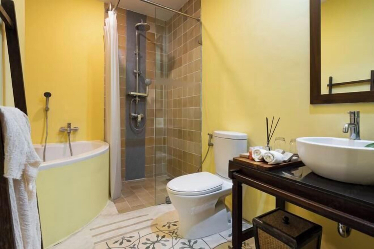 Bathroom 12