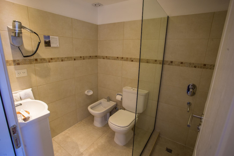 Bathroom 3, Huinid Pioneros, Bariloche