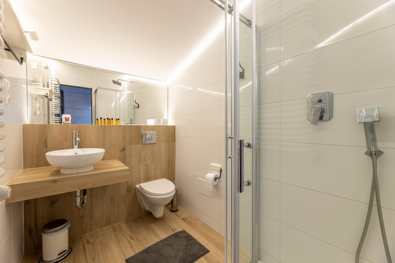 Bathroom 3, Pensjonat Laworta Ski, Bieszczady