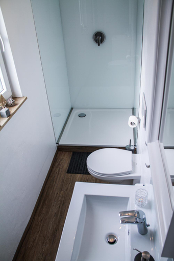 Bathroom 3, Alte Kaserei Ferienwohnungen, Flensburg