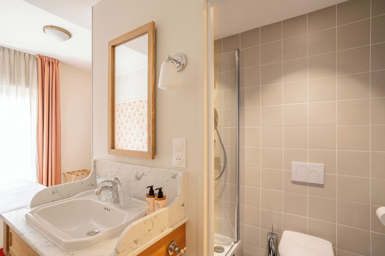 Bathroom 5, Villa Camille Hotel & Spa, Pyrénées-Orientales