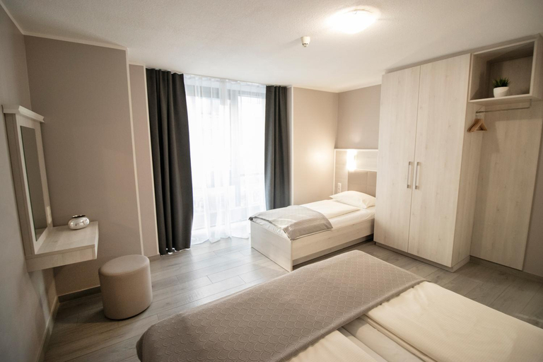 Bedroom 3, ARABEST Aparthotel, München