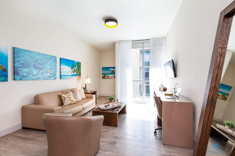 Room 5, Most Liked Home Rooftop Pool Hollywood Beach Gym, Broward