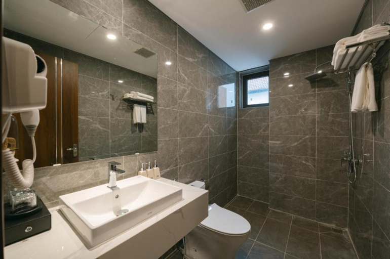 Bathroom 4, Love St Hotel, Tây Hồ