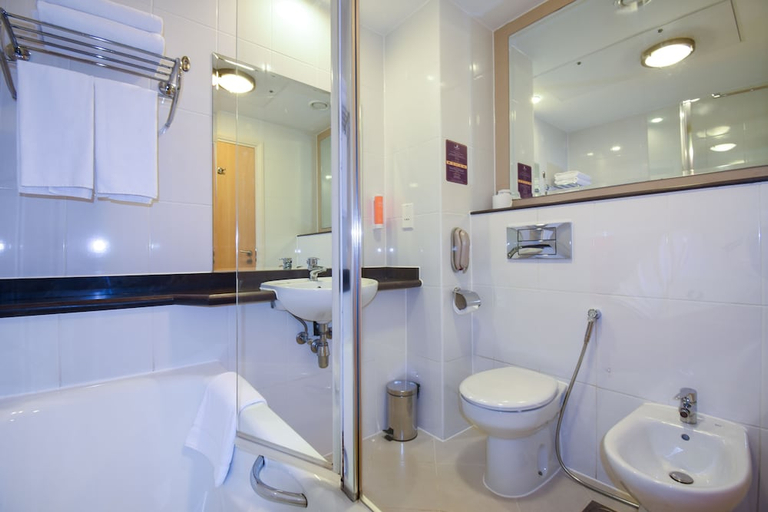 Bathroom 4, Premier Inn Silicon Oasis, Dubai