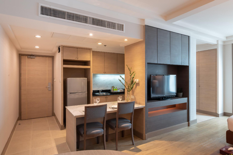 Dining Room 24