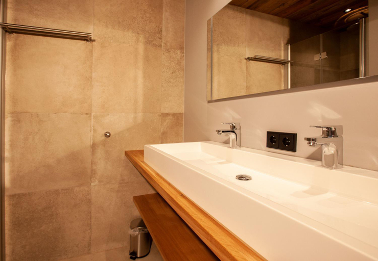 Bathroom 3, Nova Gosta Montafon NEU by Pferd auf Wolke, Bludenz