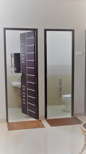 Bathroom 4, Hotel AKSHITH Inn, Thanjavur