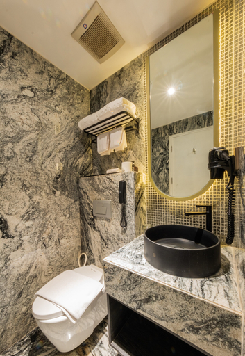 Bathroom 8