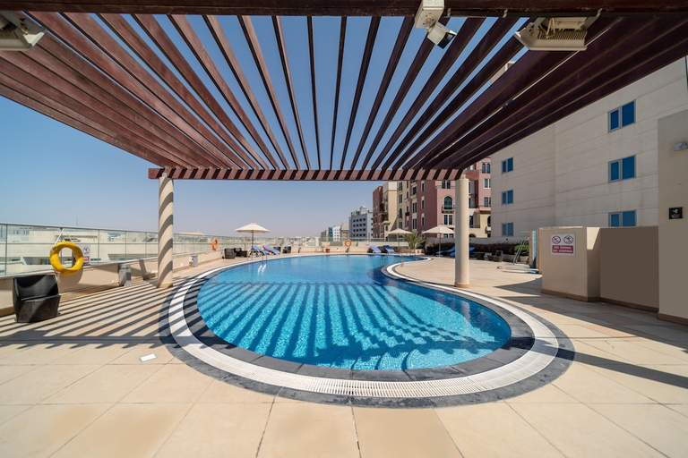 Sport & Beauty 2, Star Metro Deira Hotel Apartments, Dubai