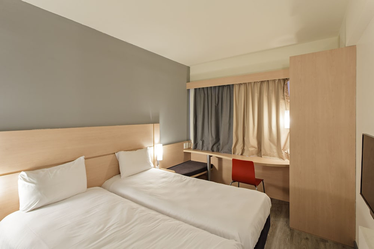 Bedroom 2, Ibis Pilar, Pilar