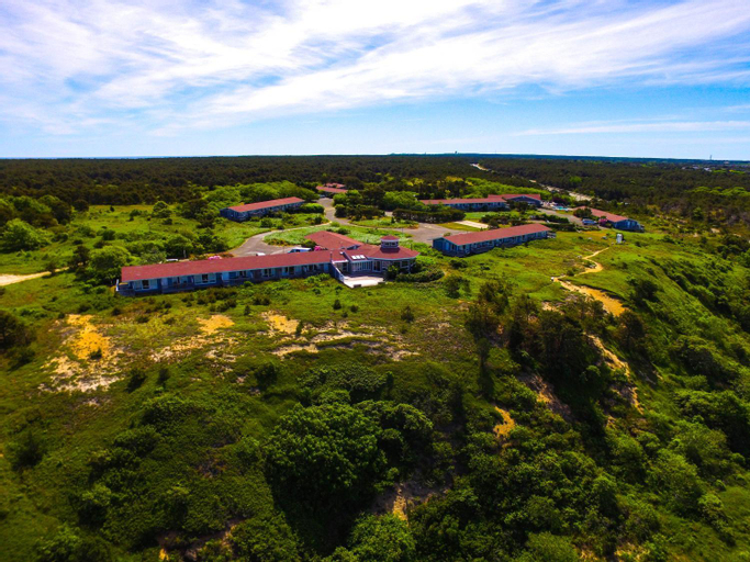 Dune Crest Hotel, Barnstable