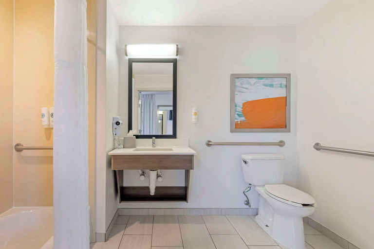 Bathroom 4, Comfort Inn & Suites Chestertown, Kent