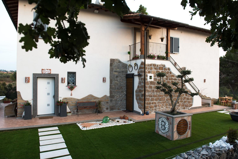 Others 5, Le terrazze di casa Bonelli, Viterbo