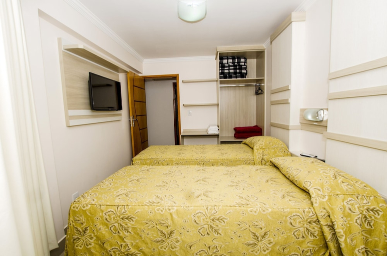 Bedroom 3, IMPERIO ROMANO HOTEL e PARK, com piscina 24h, incluso um dia nos dois parques diRoma Acqua park e sp, Caldas Novas