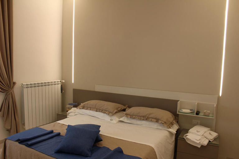 Others 3, HOME YOU&ME, Bari