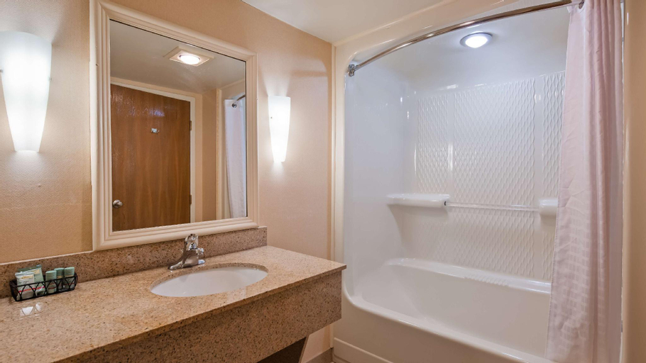 Bathroom 12