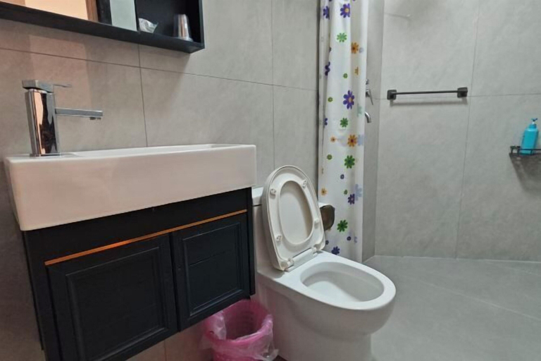 Bathroom 4, Yongding Tulou Mengtian Inn, Longyan
