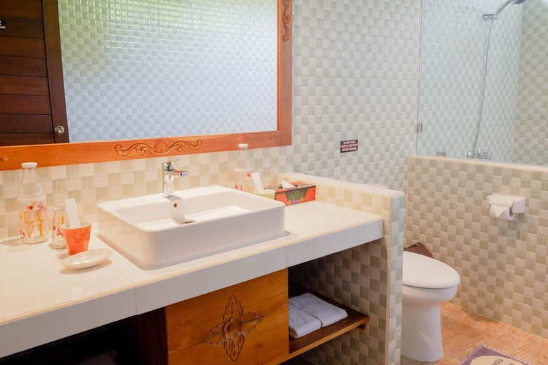 Bathroom 3, WIRA Homestay & Spa, Badung