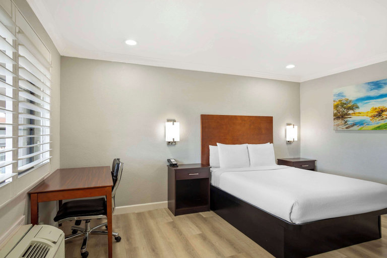 Bedroom 3, Best Western Inn, Merced