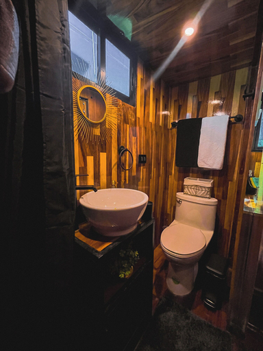 Bathroom, K NAJ Community, Mineral del Chico