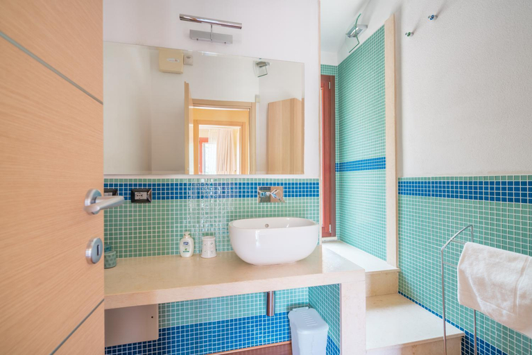Bathroom 2, Villa Luna . Chia Eden Rock . Wifi AC, Cagliari