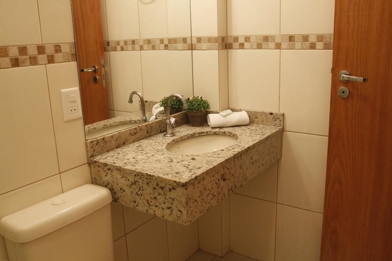 Bathroom, Turis Hotel, Campo Grande