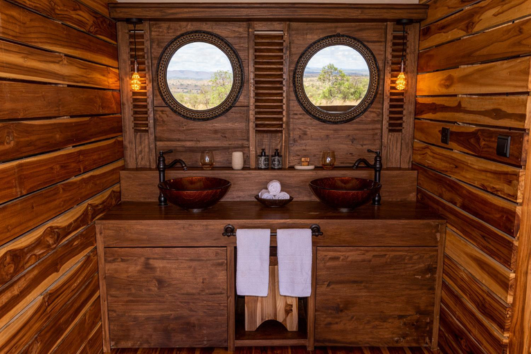 Bathroom 2, Aurari Camp, Serengeti