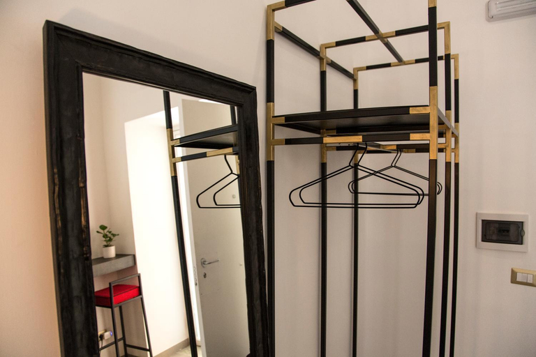 Bedroom 3, Plebiscitum 2.0, Napoli