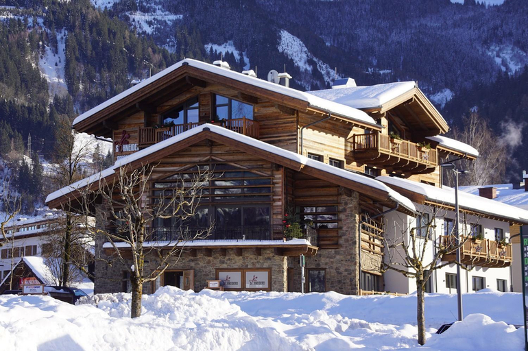 Others 5, die Schneiderei, Zell am See