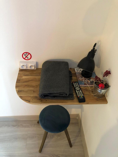 Others 5, Hotel Petit Bastille, Paris