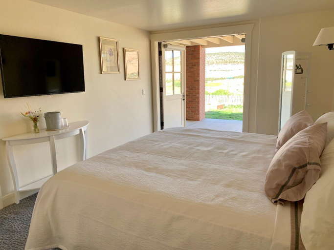Others 5, Annie's Place Bed & Breakfast, Garfield