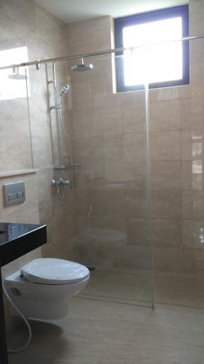 Bathroom 3, SleepRest @ Nagoya Valley, Batam