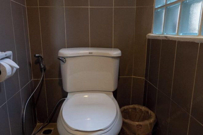 Bathroom 16