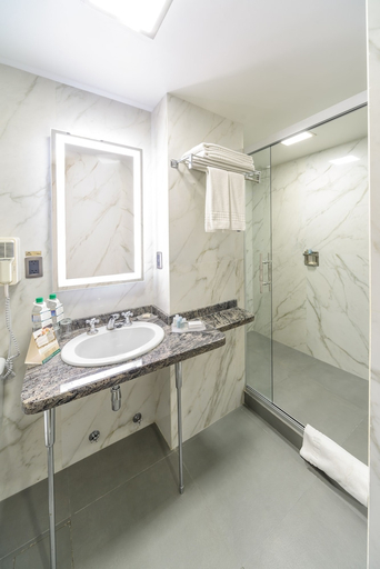 Bathroom 3, Ritz Apart Hotel, Pedro Domingo Murillo