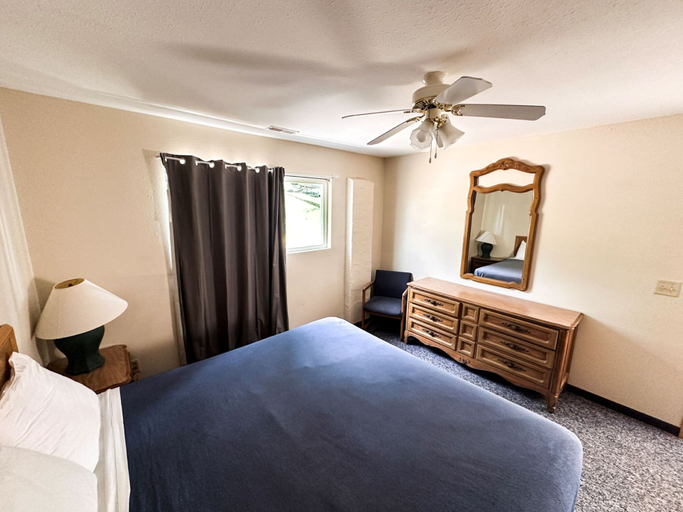 Bedroom 4, Alhonna Resort LLC, Camden