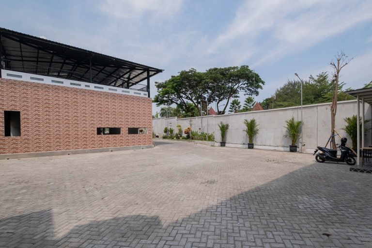 Exterior & Views 2, Sans WM Hotel Blitar, Blitar