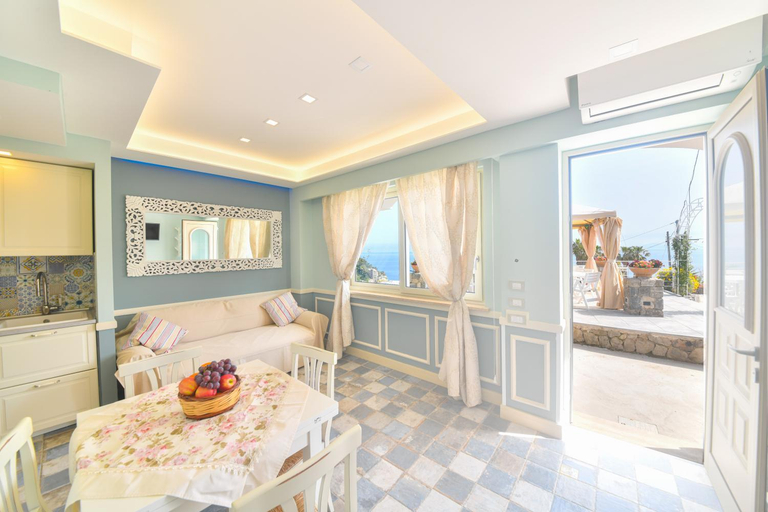 Bedroom 3, Belgodere di Mezzavia Apartments, Napoli