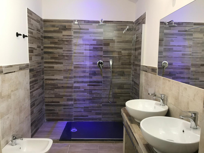 Bathroom 3, cheri luxury suite, Rome